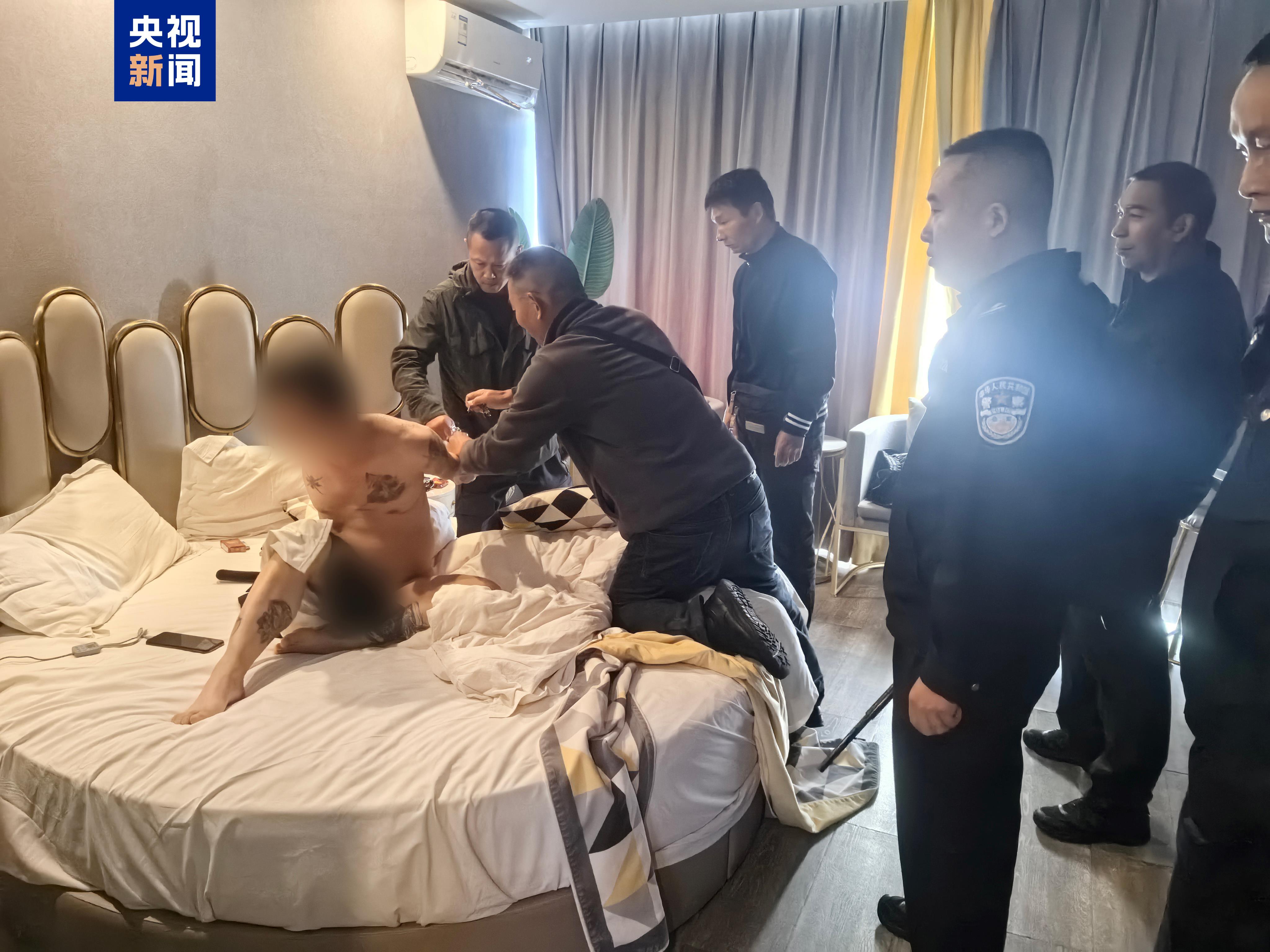 冒用英烈警号进行诈骗 刑拘!封号!